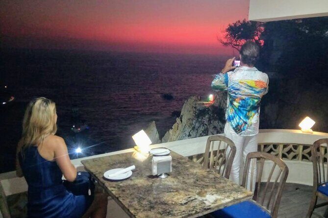 Different Versions of Sunset in "La Quebrada" High Cliff Divers - Authenticity and Value