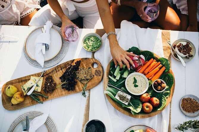 Dine Outdoors in a Stunning Location, Platter of 100% Delicious Local Produce - Who Should Book This Experience?