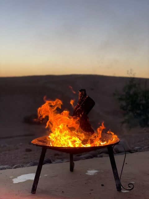Dinner Show at Agafay desert & Traditional Outfit Photoshoot - Key Points
