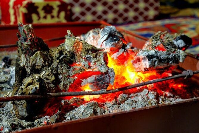 Dinner with a local family in Petra , hotel transfers included . - Who Should Consider This Tour?