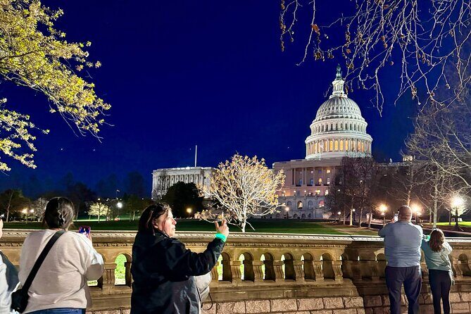 Discounted DC Night Tour With Magic LED- Snacks, LED Bracelets - Key Points