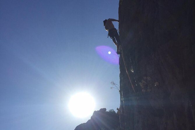 Discover a corner of nature through an initiation to climbing! - FAQs