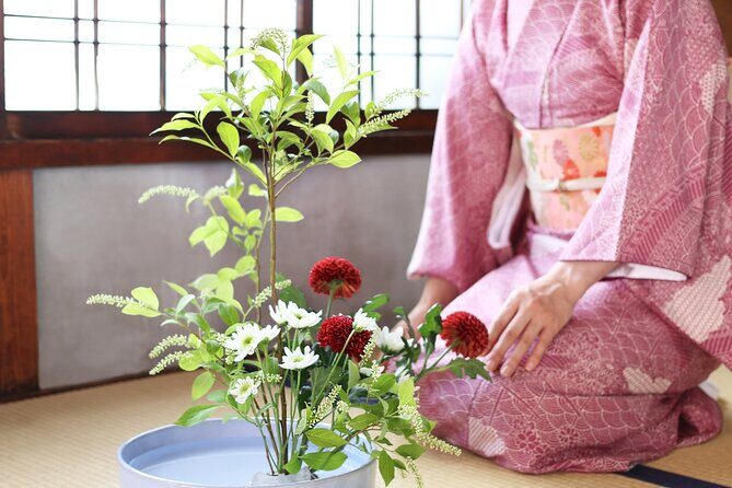Discover Fukuoka's Sake Tasting and Tea Class - Sake Tasting Experience