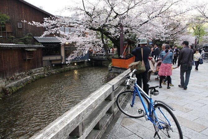 Discover Kyoto by Bike: Authentic Half Day Tour - Exploring Kyoto on Two Wheels: The Practical Advantage