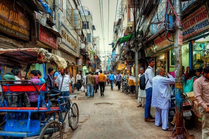 Discover Old Delhi: 4-Hour Evening Walking Tour includes Guide & Dinner - FAQs