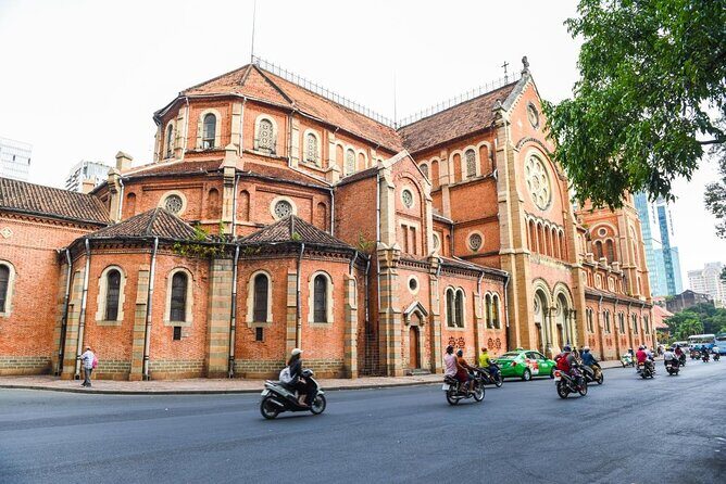 Discover Saigon Main Sights by Walking - Key Points