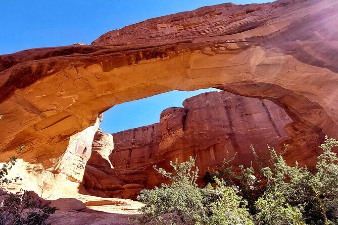 Discover The Hidden Arches: Solitaire Arches Private Desert Hike - A Closer Look at the Solitaire Arches Private Desert Hike