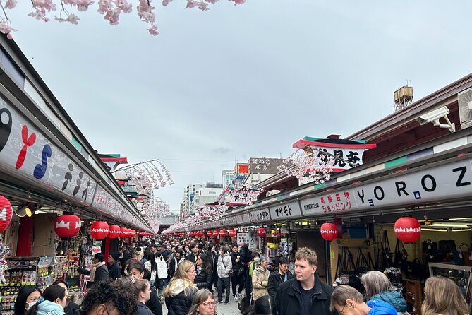 Discover the hidden gems of Tokyo:Private Tour with a Local Guide - Savoring High-Quality Wagyu at Imahan Honten