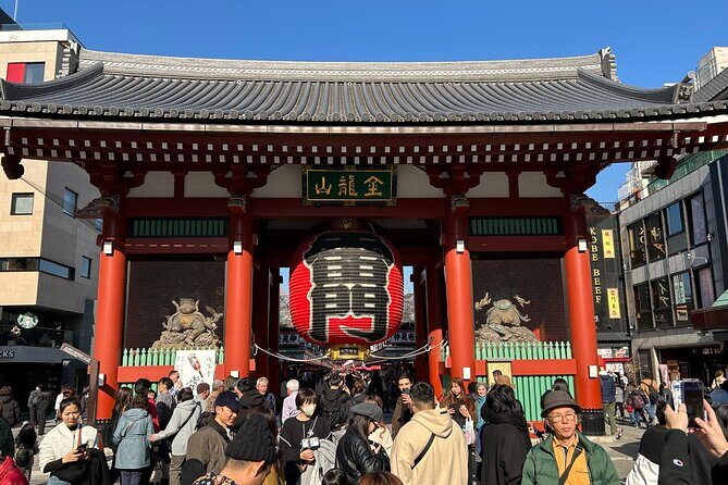 Discover the hidden gems of Tokyo:Private Tour with a Local Guide - Bustling Shopping and Food Streets