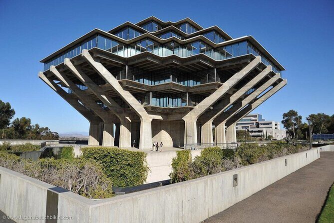 Discover UCSD: A Self-Guided Tour for Students, Parents and Staff - Who Should Consider This Tour?