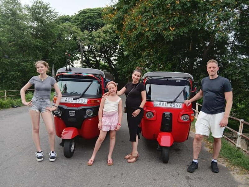 Discovering Colombo and Nice Sightseeing Tour by Tuk Tuk - A Taste of Colonial and Modern Colombo