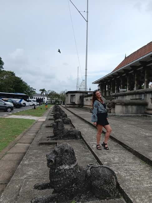 Discovering Colombo and Nice Sightseeing Tour by Tuk Tuk - Iconic Landmarks and Optional Extras
