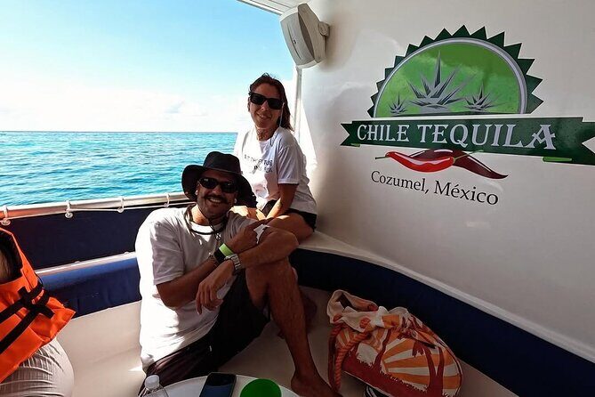 Discovering El Cielo Reef by Double Decker Catamaran - Starting Point and Cruise Atmosphere