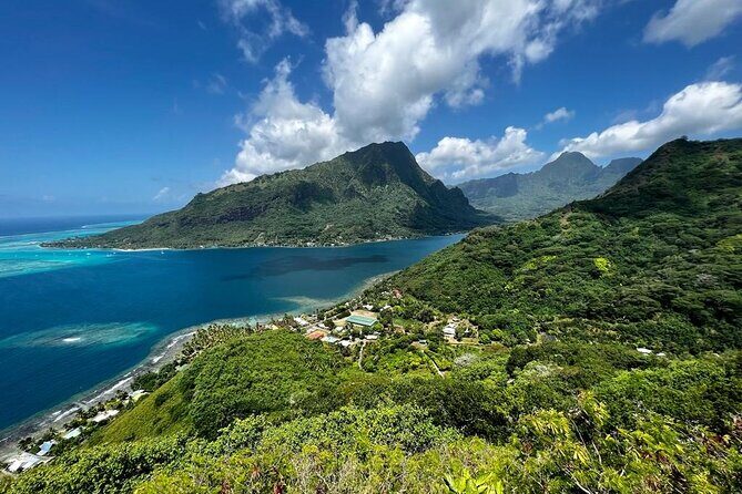 Discovering Moorea from Tahiti in 4x4 with the Ferry Terevau - Key Points