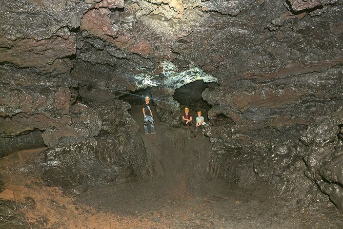 Discovery of the lava tubes 2004 of Piton de la Fournaise - Practical Tips for Participants