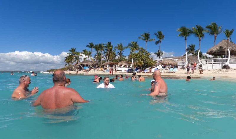 diving without a license catalina island from punta cana - First Stops: "The Wall" and "Aquarium"