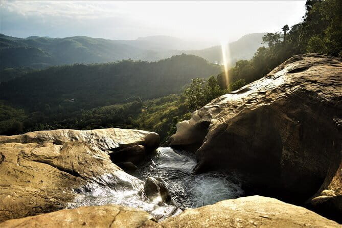 Diyaluma Waterfall and Natural Pool Bath With Lunch - The Experience: What Youll Really Get
