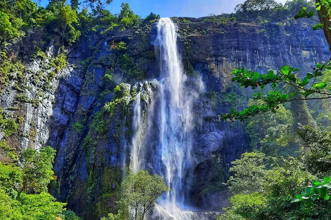 Diyaluma Waterfall & Natural Pool Bath. - FAQ