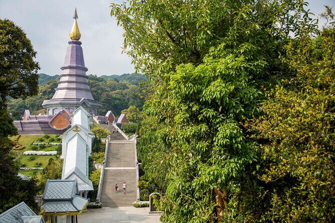 Doi Inthanon National Park Eco-Friendly Full Day Tour - Guides and Experience