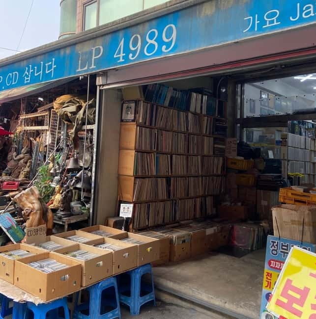 Dongmyo Flea Market Vintage Vibes Local Guided Tour - The Value of the Tour