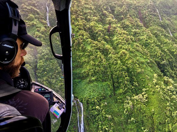Doors Off West Maui and Molokai 45 minute Helicopter Tour - Key Points