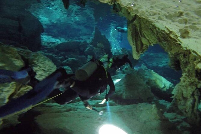 Dos Ojos Cenote Cavern Dive- The Barbie Line and The Bat Cave - Key Points
