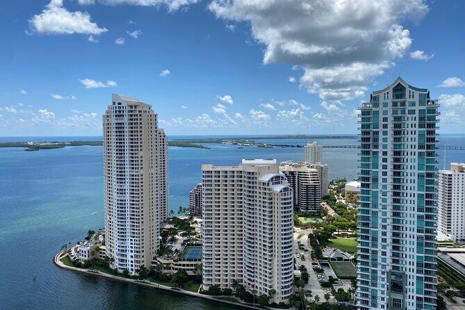 Double Decker City tour & 75 Min Miami Cruise Millionaire homes - An In-Depth Look at the Itinerary