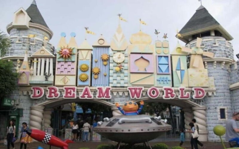Dream World with Snow Town, Go Kart, & International Lunch - Who Should Consider This Tour?