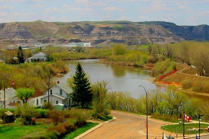 Drumheller Dinosaur Valley & Horseshoe Canyon Adventure Day Tour - What to Expect on the Tour