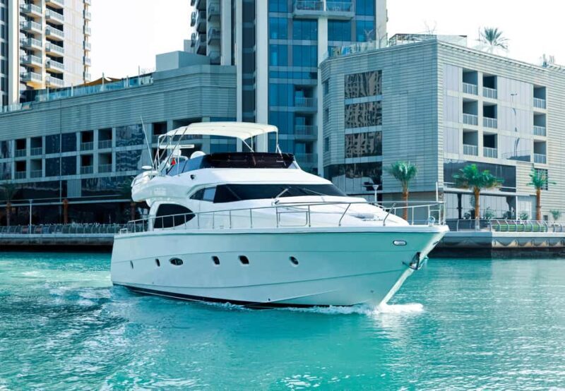 Dubai: 2 hours Luxury Yacht - Dominator 64s - Dubai: 2 Hours Luxury Yacht - Dominator 64s