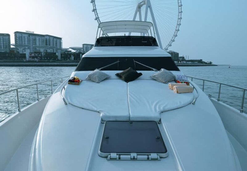 Dubai: 2 hours Luxury Yacht - Dominator 64s - Who is This Experience Best For?