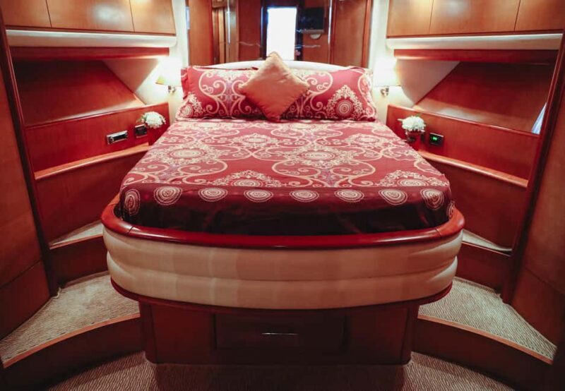 Dubai: 2 hours Luxury Yacht - Dominator 64s - FAQs