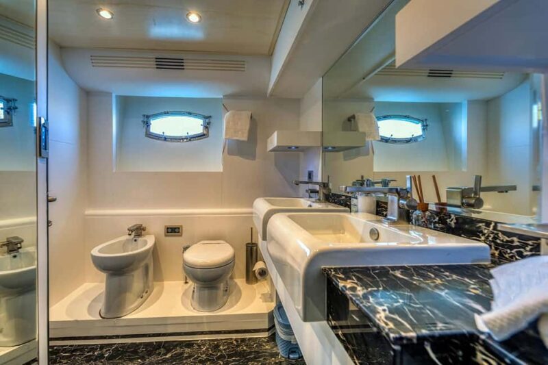 Dubai: 3 Hours Luxury Private Yacht Cruise - Frequently Asked Questions