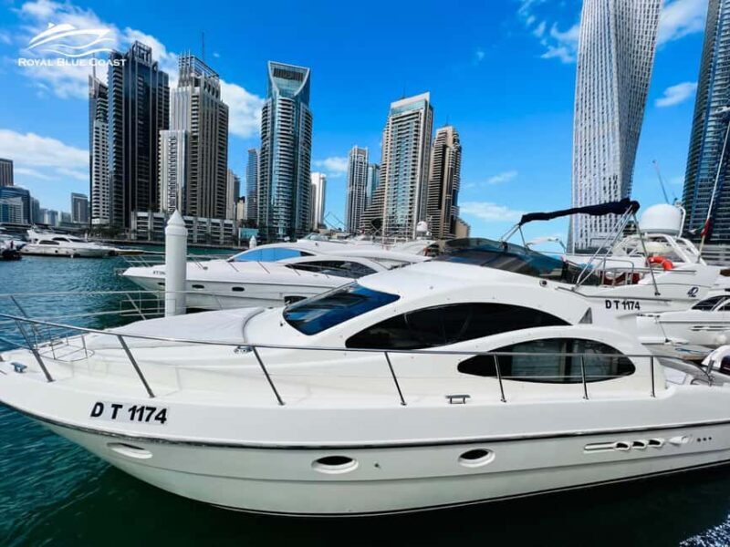 Dubai: Azimut 42 Feet Private Luxury Yacht Cruise - An Introduction to the Experience