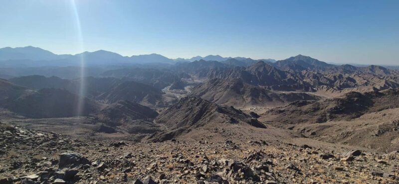 Dubai: challenging hiking guide trip to Wadi Shawka RAK - The Sum Up