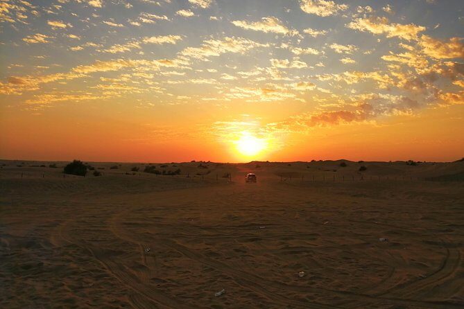 Dubai Desert Safari with Buffet Dinner Evening - Key Points