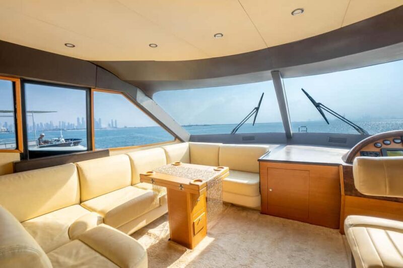 Dubai: Dubai Marina, Atlantis, and Burj Al Arab Yacht Tour - Comfort and Amenities Onboard