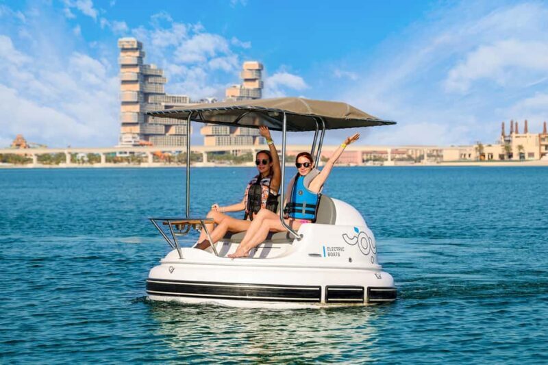 Dubai: Electric Self-Drive Boat Ride in the Palm Jumeirah - An In-Depth Look at the Experience