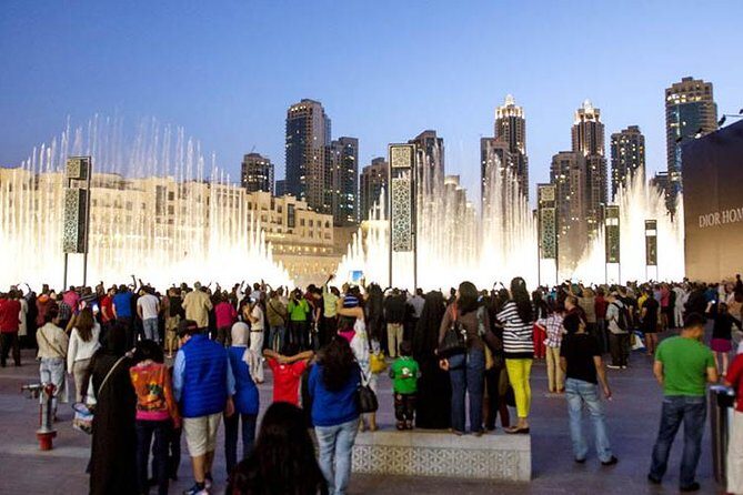 Dubai: Fountain Show and Burj Lake Ride by Traditional Boat - Key Points
