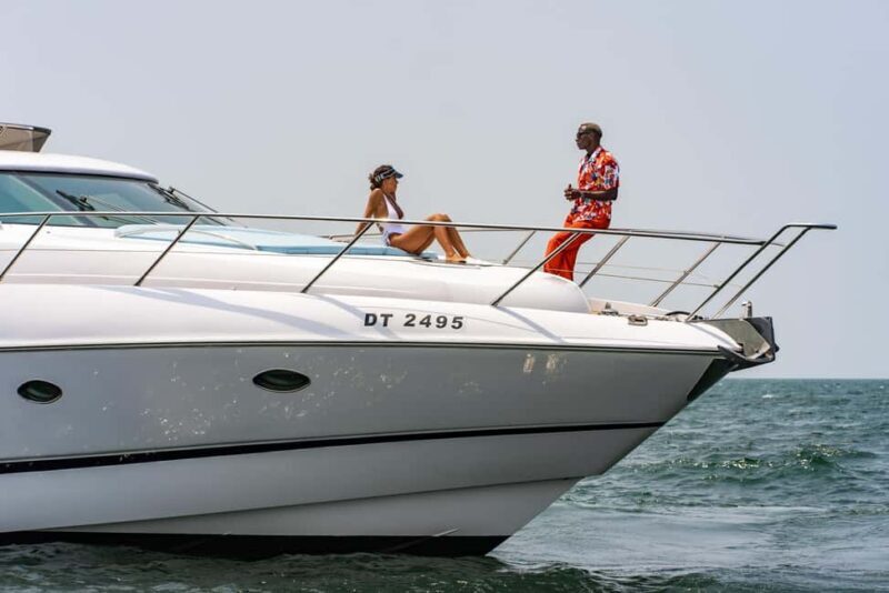 Dubai: Luxury Private Yacht Cruise with Captain and Crew - FAQ