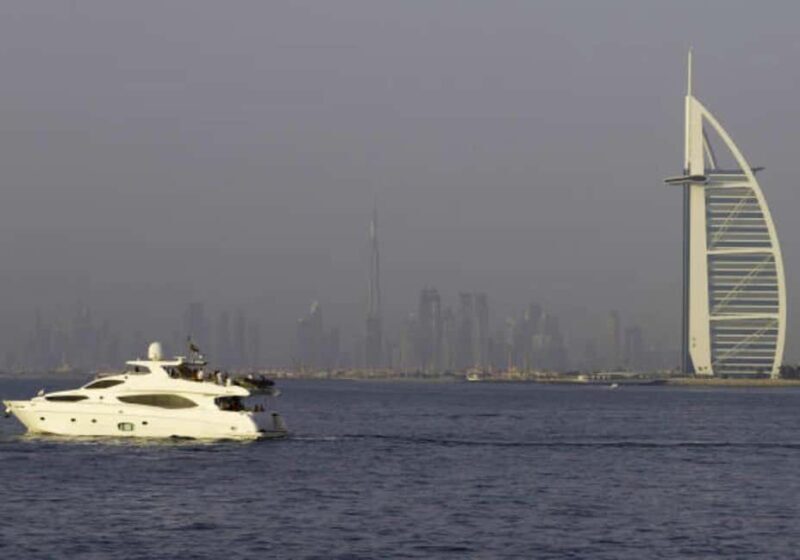 Dubai: Luxury Yacht Tour with Wonder Bus Tour on land & Sea - Key Points