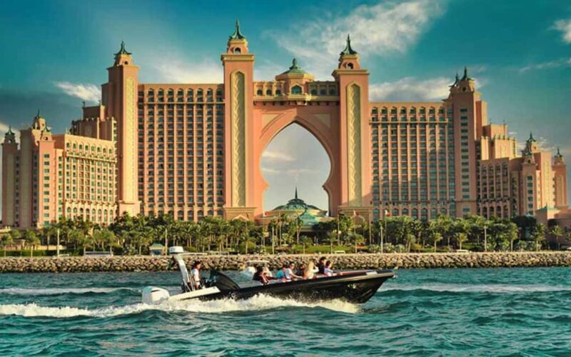 Dubai Marina: 1-Hour Luxury Sightseeing Speedboat Tour - Key Points