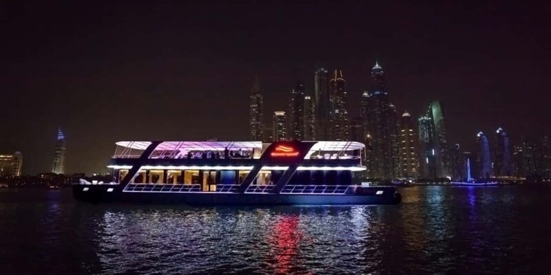 Dubai Marina Dinner Cruise Live Show, AC & Open Bar - Key Points
