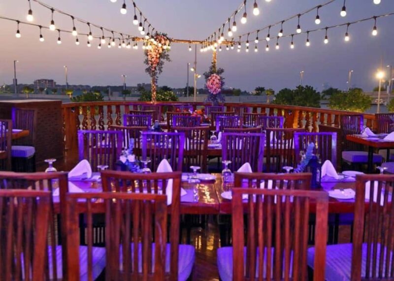 Dubai: Marina Dinner Cruise with Tanoura Dance Show - FAQs