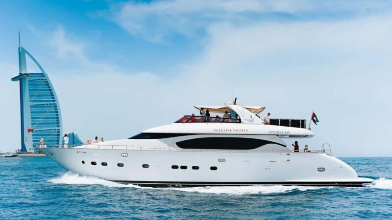 Dubai Marina: Luxury Yacht Tour with Breakfast or BBQ Option - Key Points