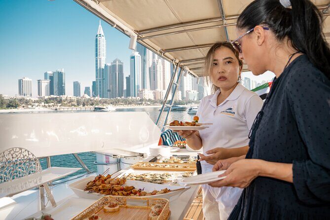 Dubai Night Yacht Party with Canapes and Drinks - Key Points