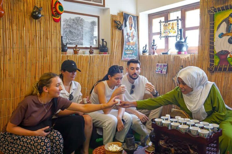 Dubai: Old Town, Souks, Street Food, Guided Tour & Abra Ride - Exploring Dubais Old Town: An In-Depth Look