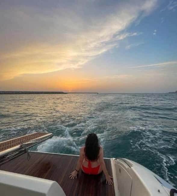 Dubai: Private Sunset Yacht Tour from Dubai Marina - Key Points