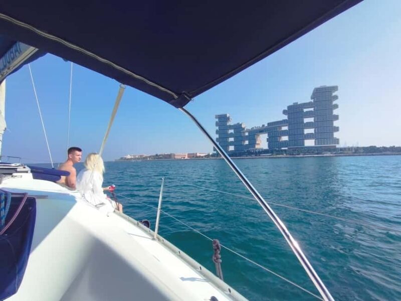 Dubai: Sailboat Cruise incl. Atlantis, Burj Al Arab/Khalifa - FAQ