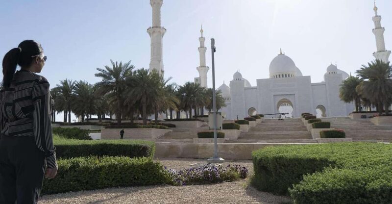 Dubai: Sheikh Zayed Mosque & SeaWorld Entry w/ Transfer - Starting with the Sheikh Zayed Grand Mosque